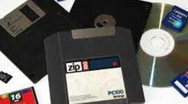 Timeline: Suports M7UF2NF2A4 Angel Menchu Ferran Munill