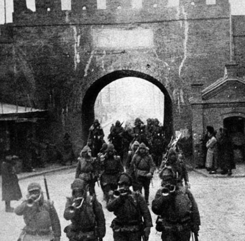 Japan invades Manchuria