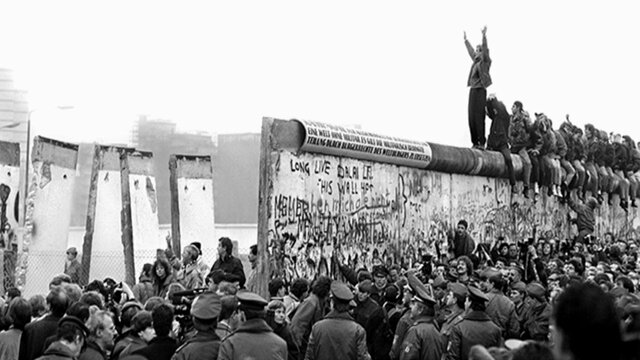 CADUTA DEL MURO DI BERLINO E FINE GUERRA FREDDA