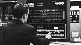 Timeline: κωστας κασιουμης-ιστορια του υπολογιστη