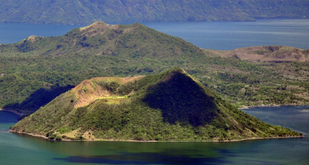 Taal Volcano eruption