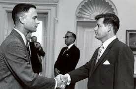 Forrest meets President Kennedy