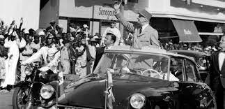 De Gaulle concede la independencia a Argelia