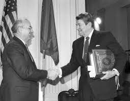 Reagan i les tensions nuclears