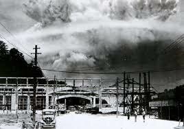 Estados Unidos lanza la bomba atómica sobre Nagasaki