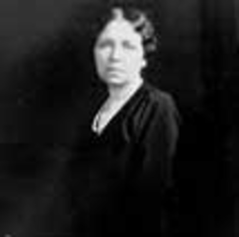 Hattie Ophelia Caraway dies