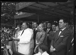 NACE LA ABUELA POR PARTE DE MADRE DE NOELIA