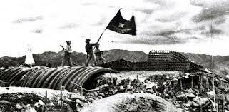 Derrota francesa de Indochina y creación de 4 estados: Vietnam del Norte, Vietnam del Sur, Laos y Camboya.