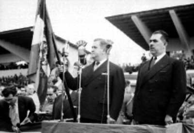 México entra a la Segunda Guerra Mundial del lado de los Aliados.