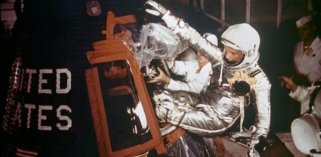 John Glenn va recorre la órbita terrestre