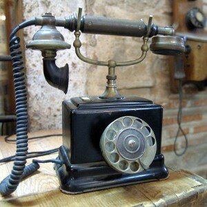 PRIMER TELEFONO