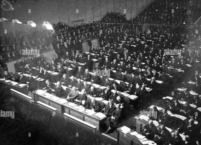 LA CONFERENCIA DE DESARME DE GINEBRA (1932)