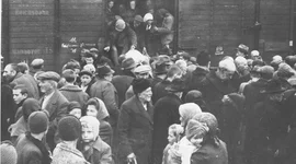 Timeline: Arturo González, Ye Cheng, Nacho Peludo, Sergio Moreno 4ºC The Holocaust in the framework of the Interwar period and the WWII