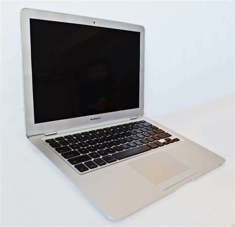 MACBOOK AIR