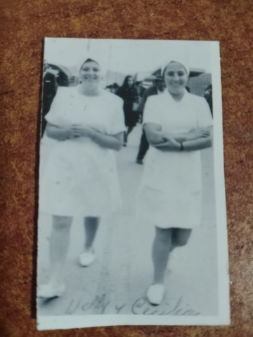 Mi abuelita ingresa a ejercer la enfermería