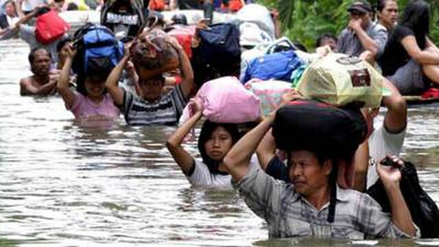 Fuertes lluvias e inundaciones en la capital indonesia