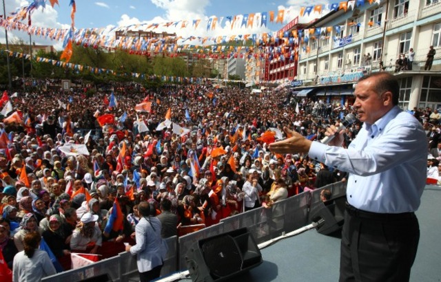 New constitution creates seven-year presidency, and reduces parliament to single house.