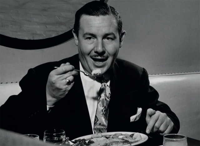 La tarjeta de crédito de McNamara, Sneider y Bloomingdale.