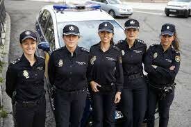 Primera vez mujeres policía