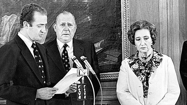 Cesión de los derechos dinásticos a Juan Carlos I