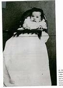 Charles Darwin born in Shrewsbury, England.