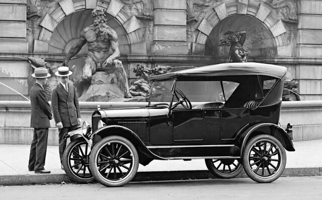 Primer automóvil en cadena, Ford, modelo T