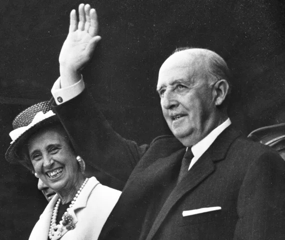 Franco cede los poderes a Juan Carlos