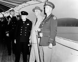 Roosevelt y Churchill firman la Carta del Atlantico