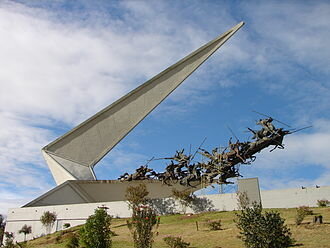 Monumento a los lanceros