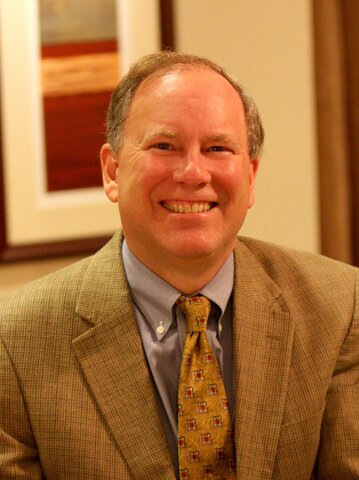 Michael G. Aamodt publica 'Psicología industrial/Organizacional: Un enfoque aplicado'.