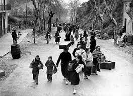 Les tropes de Franco arriben a la frontera de Catalunya. Exili massiu de republicans cap a França.