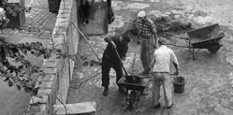 Construction of Berlin Wall