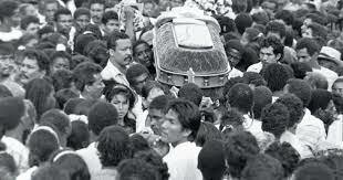 Masacre de La Chinita: comunidades indígenas en el departamento del Cauca son atacadas por grupos paramilitares.