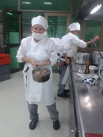 AUXILIAR DE COCINA