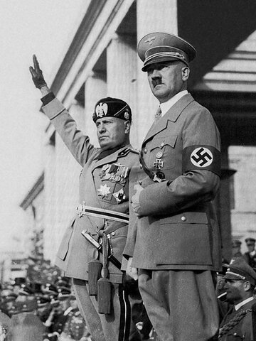 Mussolini respalda a Alemania y se crea el pacto Anti-komiterm