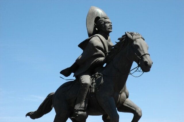 Josefa Ortiz de Domínguez le avisa a Ignacio Pérez que la conjura ha sido descubierta y le pide que vaya a San Miguel el Grande para advertir a Ignacio Allende