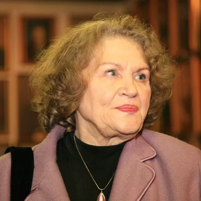 Timeline: Життя і творчість Ліни Костенко