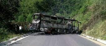 Atentado de la farc contra un bus de servicios públicos