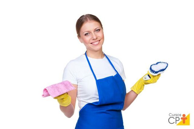 2013 - Congresso amplia direitos de domésticas