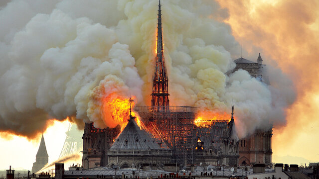 2019 - Incêncio em Catedral de Notre-Dame