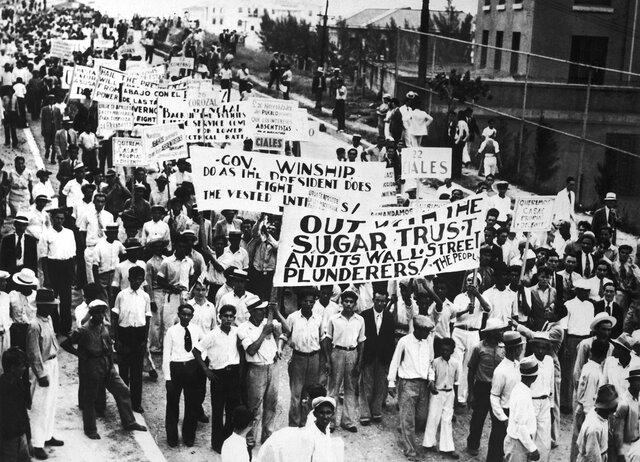 Levantamiento nacionalista. Miles de simpatizantes de la independencia están encarcelados.