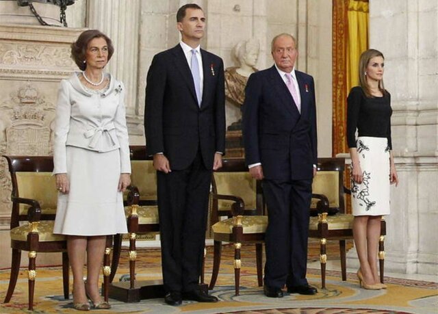 Abdicación del rey Juan Carlos I, y sucesión de su hijo Felipe VI