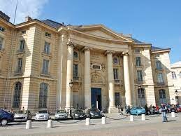 comienza sus estudios