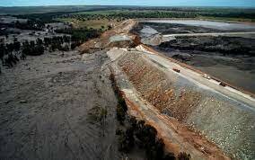 Sucede el desastre de Aznalcóllar.