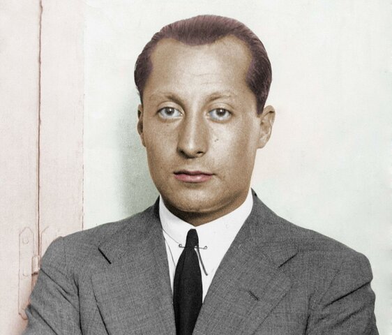 L'ascens de les dictadures