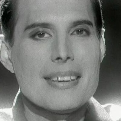 Timeline: პროექტი"ცნობილი ადამიანი"