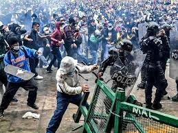 PROTESTA EN CONTRA DE IVAN DUQUE