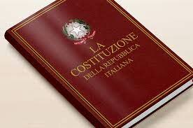 Entra in vigore la costituzione italiana
