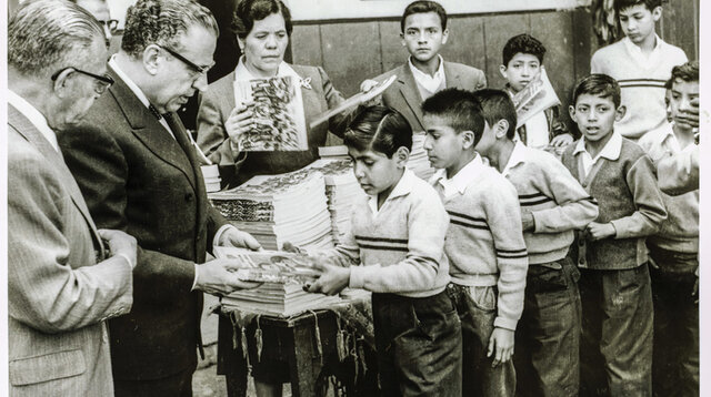 Campaña para abatir el rezago educativo