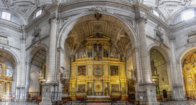 Es nombrado maestro de capilla de la catedral de Jaén
